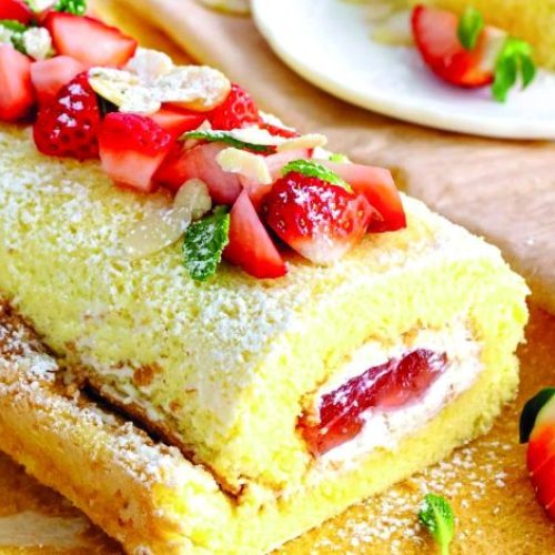 Rocambole de Chocolate Branco com Morangos: a combinação perfeita