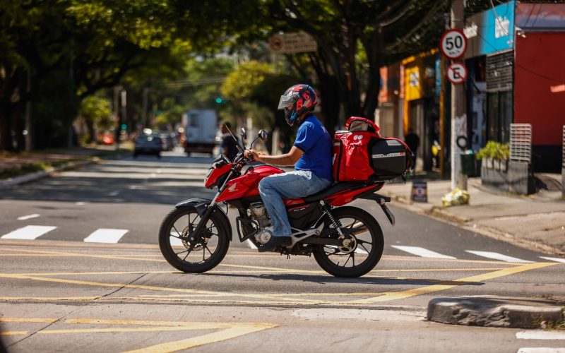 Detran-SP abre vagas extras em exame prático de moto até julho